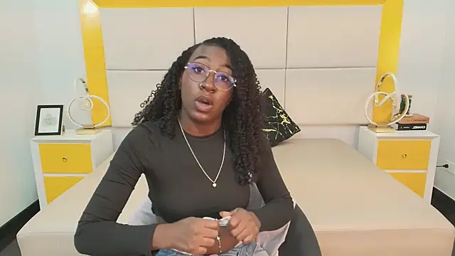 Snapshot of Qeen_blackk chatting on 10-23-25, 08:07 Qeen blackk online show from 10-23-25, 08:07