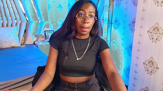 Snapshot of Qeen_blackk chatting on 11-01-25, 09:39 Qeen blackk online show from 11-01-25, 09:39