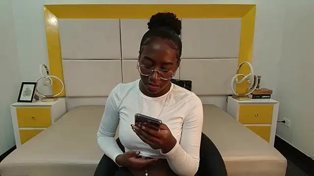 Snapshot of Qeen_blackk chatting on 11-13-25, 07:57 Qeen blackk online show from 11-13-25, 07:57