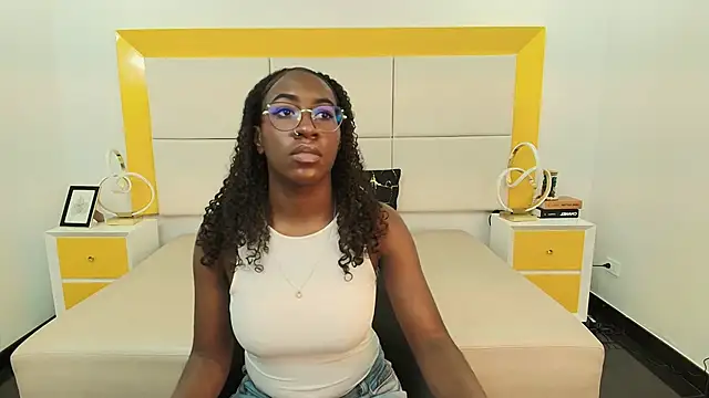 Snapshot of Qeen_blackk chatting on 11-18-25, 07:07 Qeen blackk online show from 11-18-25, 07:07