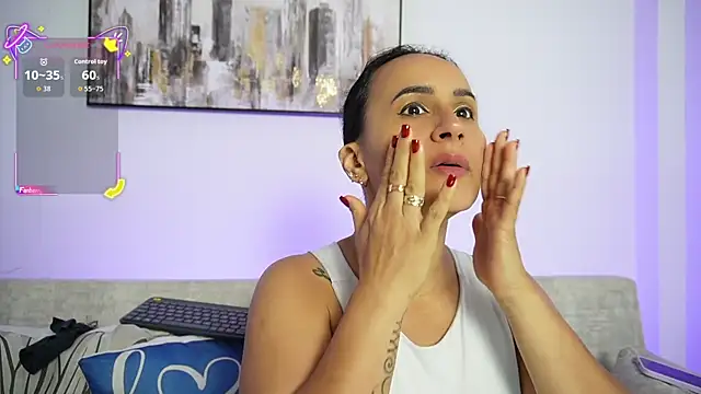 Snapshot of Sara_Charmy chatting on 10-01-25, 11:05 Sara Charmy online show from 10-01-25, 11:05