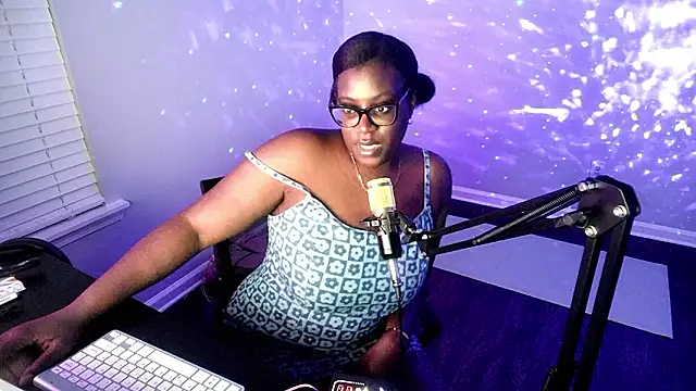 Snapshot of lovelyenigma365 chatting on 02-04-26, 04:07 lovelyenigma365 online show from 02-04-26, 04:07