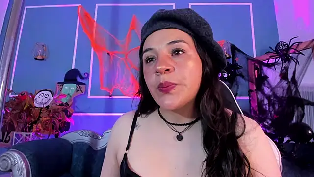 TaraTaylorr online show from 10-28-25, 02:48