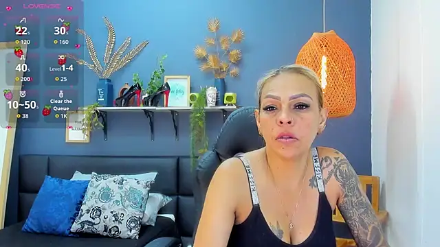 yessila parker online show from 06-06-26, 08:52