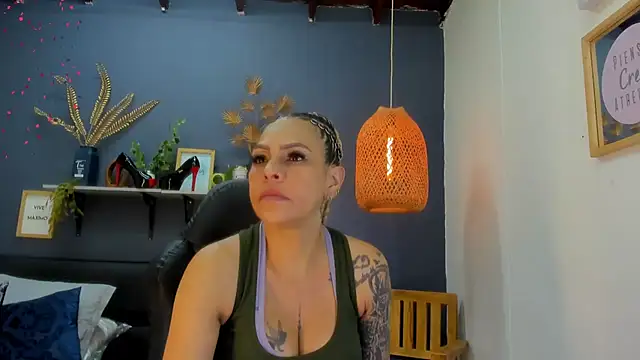 yessila parker online show from 07-22-26, 08:39