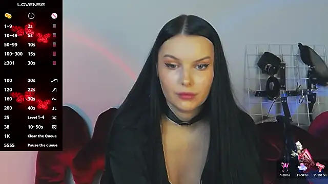 Miss Vic online show from 11-19-25, 03:12