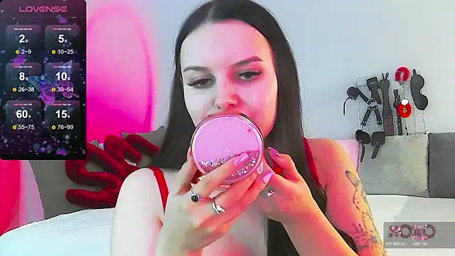Miss Vic online show from 04-25-26, 06:49