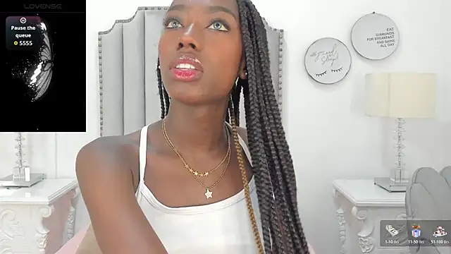 Snapshot of SamantaMarquez chatting on 11-19-25, 08:20 SamantaMarquez online show from 11-19-25, 08:20