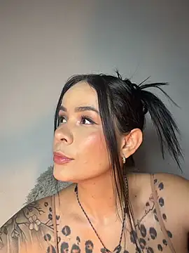 HotAlana  online show from 03-10-26, 04:34