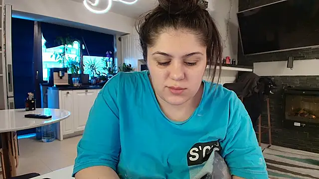 Layla- online show from 01-20-25, 10:18