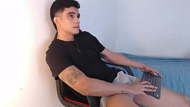 adam levis17 online show from 09-25-25, 05:44