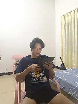 Snapshot of Dannyhobb chatting on 10-01-25, 02:23 Dannyhobb online show from 10-01-25, 02:23