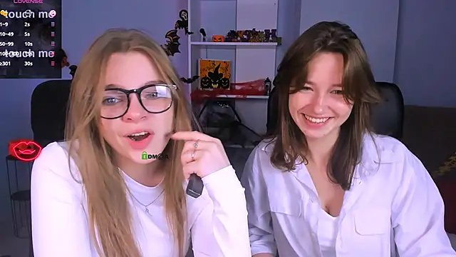 Snapshot of helli_belli chatting on 10-26-25, 02:06 helli belli online show from 10-26-25, 02:06