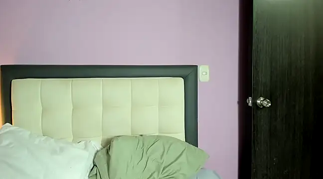 Snapshot of Rachellkurth chatting on 03-13-25, 11:05 Rachellkurth online show from 03-13-25, 11:05