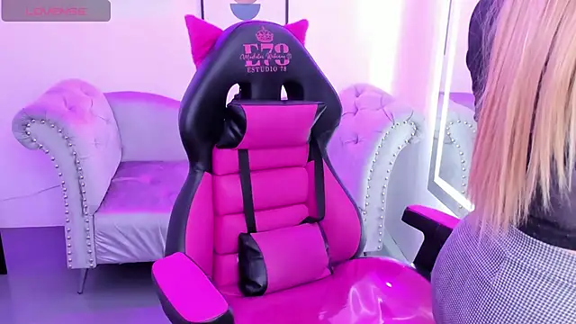 Agatha luxx online show from 03-18-25, 12:36