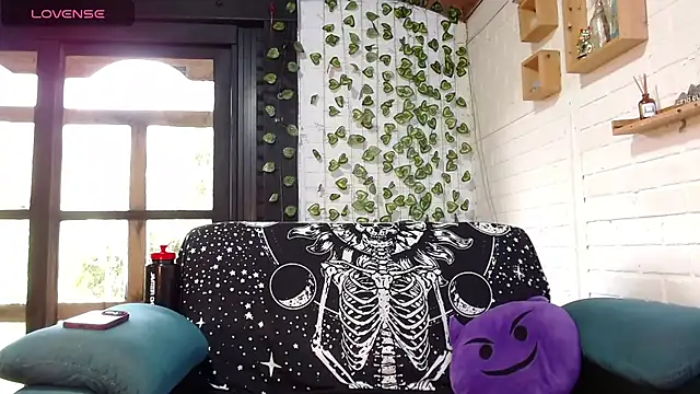 LiraSonnett online show from 12-01-25, 09:09