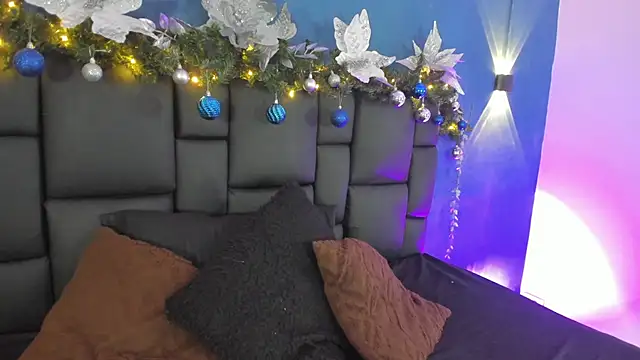 DANESKA HILLER online show from 12-15-25, 08:02