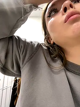 HannaJohnson online show from 12-20-25, 06:42