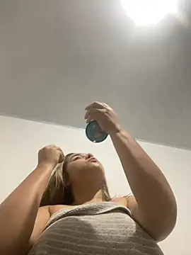 Snapshot of lunaxxx_69 chatting on 10-12-25, 01:15 lunaxxx 69 online show from 10-12-25, 01:15