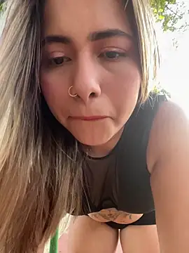 Snapshot of lunaxxx_69 chatting on 12-15-25, 10:36 lunaxxx 69 online show from 12-15-25, 10:36