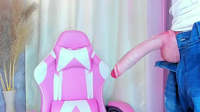 Snapshot of im_hanna1 chatting on 10-24-25, 02:08 im hanna1 online show from 10-24-25, 02:08