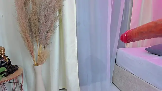 Snapshot of im_hanna1 chatting on 11-28-25, 08:00 im hanna1 online show from 11-28-25, 08:00