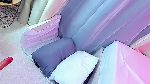 Snapshot of im_hanna1 chatting on 12-04-25, 12:14 im hanna1 online show from 12-04-25, 12:14