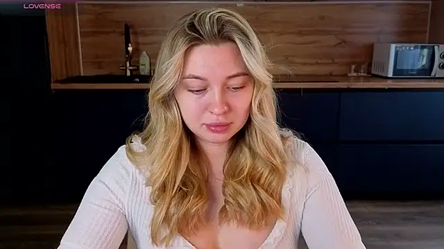 christie luv online show from 03-09-26, 08:07