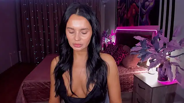 DanaSincere online show from 11-20-25, 04:01