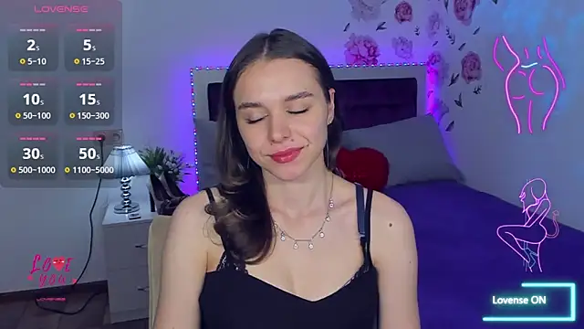 Snapshot of EmelyMason chatting on 05-08-26, 07:03 EmelyMason online show from 05-08-26, 07:03