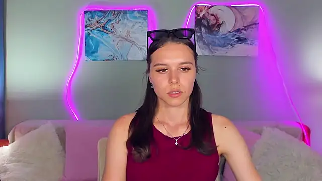 Snapshot of EmelyMason chatting on 07-06-26, 02:25 EmelyMason online show from 07-06-26, 02:25