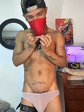 Snapshot of CRAZY-BOY99 chatting on 05-17-26, 04:10 CRAZY-BOY99 online show from 05-17-26, 04:10