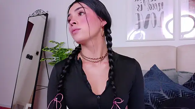 SaritaBratz online show from 11-14-25, 08:40