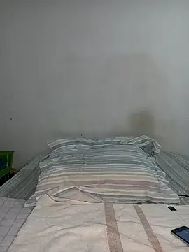 Missvixen81 online show from 04-16-26, 05:19