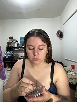 Snapshot of sarah_t1_ chatting on 05-06-26, 05:40 sarah t1 online show from 05-06-26, 05:40