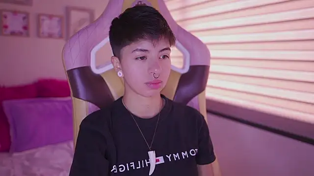 tommy blue online show from 03-20-26, 01:49