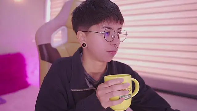 tommy blue online show from 04-20-26, 12:19