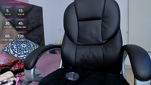 SaskiaGrendel online show from 03-04-26, 12:05