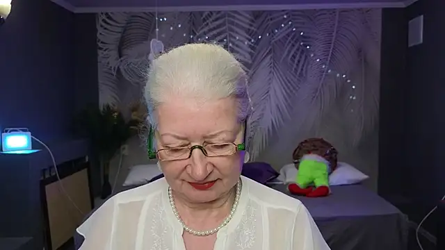 Maya Mayflower online show from 03-08-25, 12:20