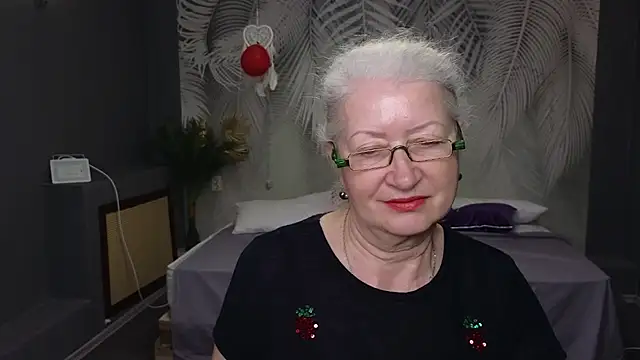 Maya Mayflower online show from 03-16-25, 12:33