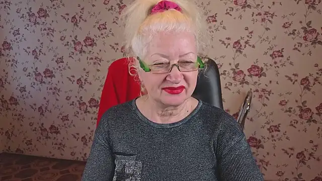 Maya Mayflower online show from 10-27-25, 04:05