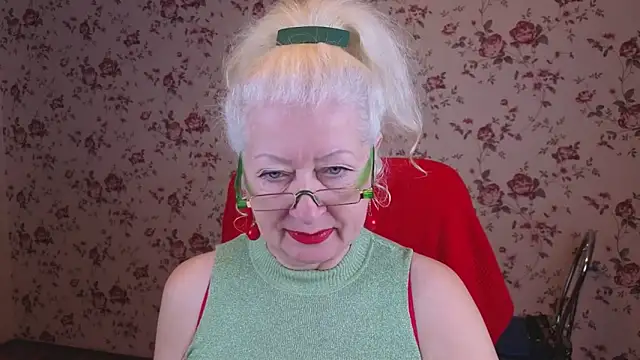 Maya Mayflower online show from 11-28-25, 03:53