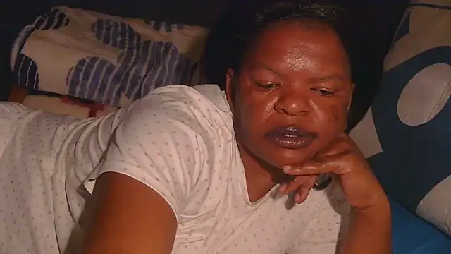 Snapshot of ebony_rose11 chatting on 07-05-26, 06:04 ebony rose11 online show from 07-05-26, 06:04