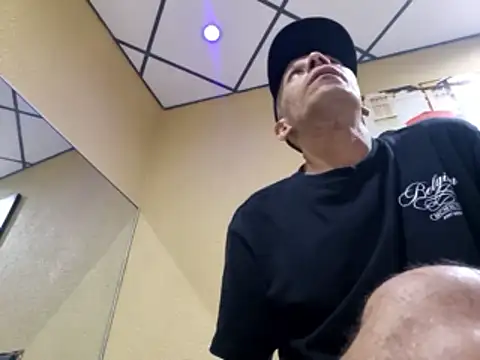 karlossan24 online show from 03-18-26, 06:49