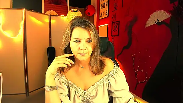 NicoleHitman online show from 10-14-25, 01:45