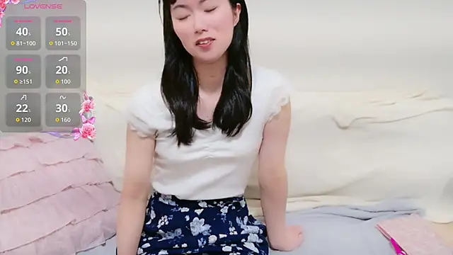 pppYukaqqq online show from 07-18-26, 11:47
