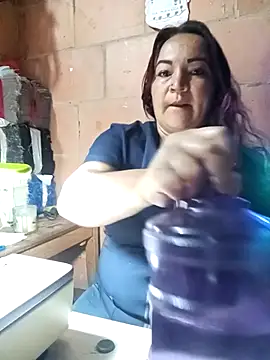 Snapshot of isis_milove chatting on 03-11-26, 11:05 isis milove online show from 03-11-26, 11:05