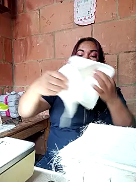 Snapshot of isis_milove chatting on 03-12-26, 02:01 isis milove online show from 03-12-26, 02:01