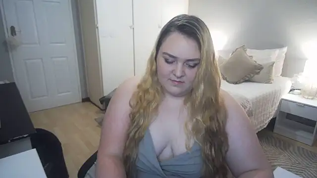 Snapshot of Neytjie chatting on 11-18-25, 06:12 Neytjie online show from 11-18-25, 06:12