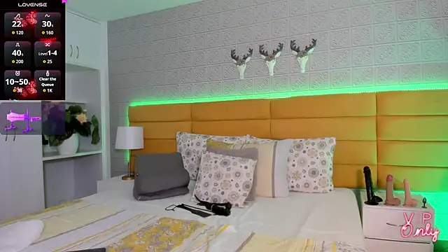 LeilaHiuston online show from 02-19-26, 01:45